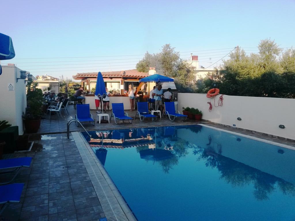Skala Apartments Agia Marina  Exterior photo